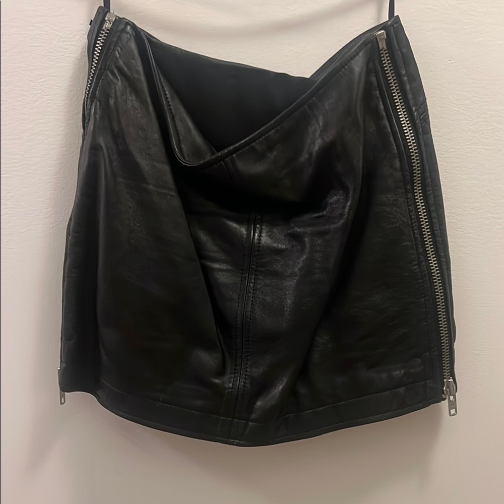 Black Leather Mini Skirt with Zipper Detail